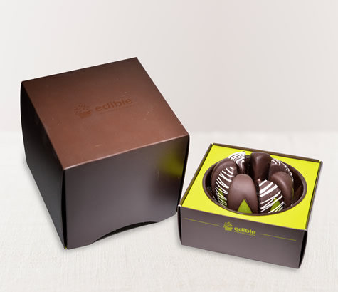 Gourmet Shareable Apples - Dark with White Swizzle | Edible Arrangements®
