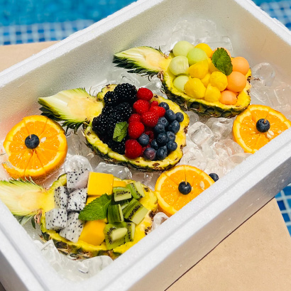 Pineapple Box | Edible Arrangements®